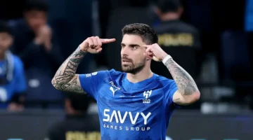 رغم إغراءات البريميرليج.. نيفيز يقترب من تمديد عقده مع الهلال السعودي